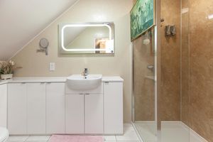 En Suite - click for photo gallery